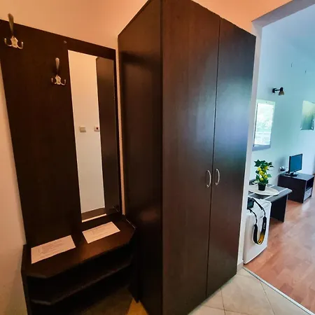 Apartment Nev Getaway For 2 Burgas